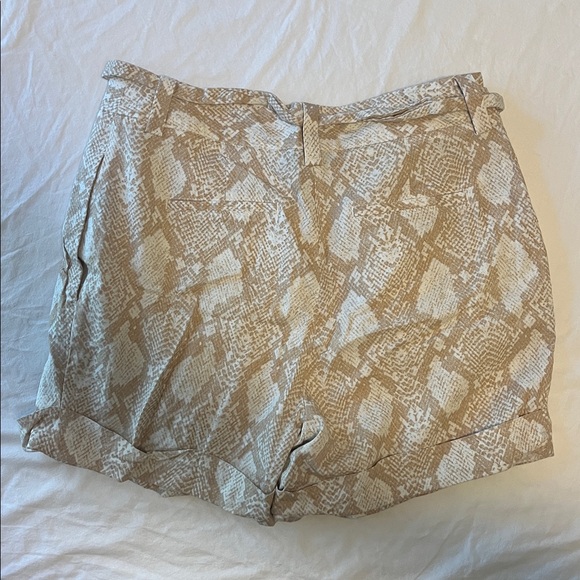 Worthington High Waist Snake Print Shorts - Picture 2 of 3